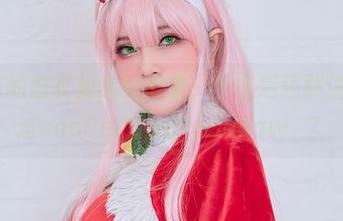 Azami的连衣裙超乎想象,下载后还敢说你没想过cosCarrieBradshaw嗎?