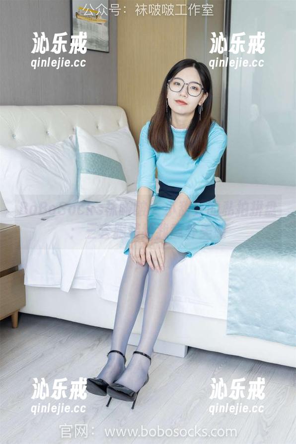 BoBoSocks袜啵啵 - 小甜豆的私拍拼盘：三套服装给我意外美感