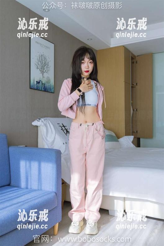 BoBoSocks袜啵啵-小甜豆 BoBoSocks袜啵啵 - 小甜豆的私拍图集,让薄白丝成为脚尖悸动的代名词