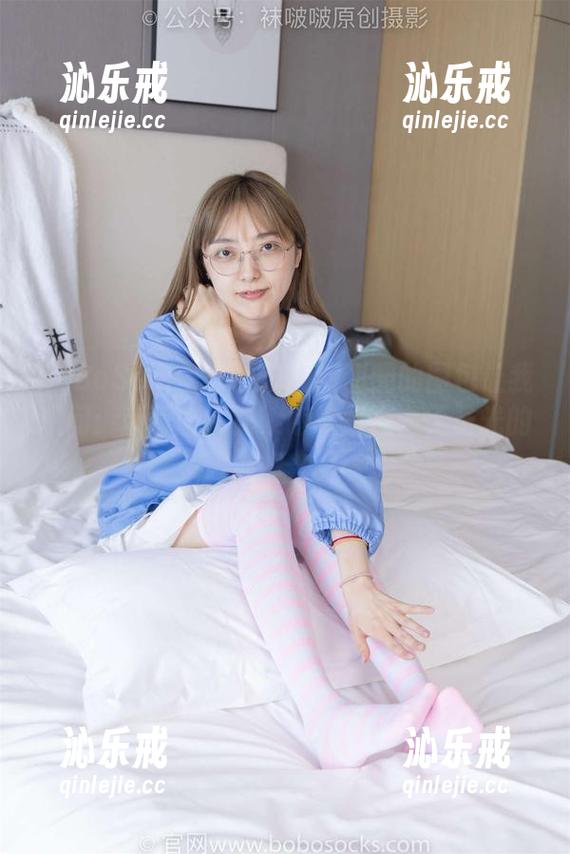 BoBoSocks袜啵啵-甜甜圈 BoBoSocks袜啵啵 - 甜甜圈的图包让我想问:蓝莓剧情花絮版,难道是无圣光的实验?