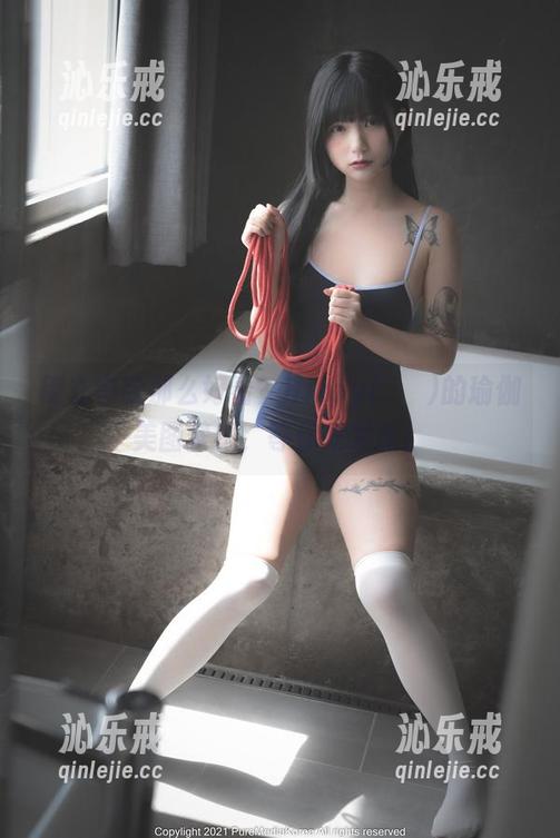 倒立也能那么好看？Hizzy(히지)的瑜伽美图壁纸，等你来发掘！