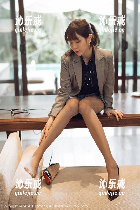 HuaYang花漾-心妍公主 HuaYang花漾 - 看心妍公主全套图集,海边的风浪比我想象中还要大...