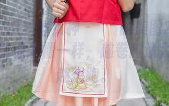 MSLASS梦丝女神 - 玥玥的美图2023：长裙子就像爱情一样，越卷越迷人，越看越想跑。