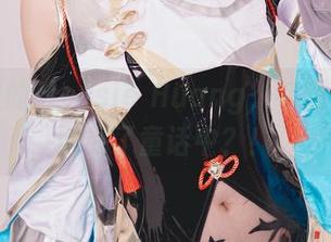 原图里的Messie Huang,礼服好像又回到了童话中?!