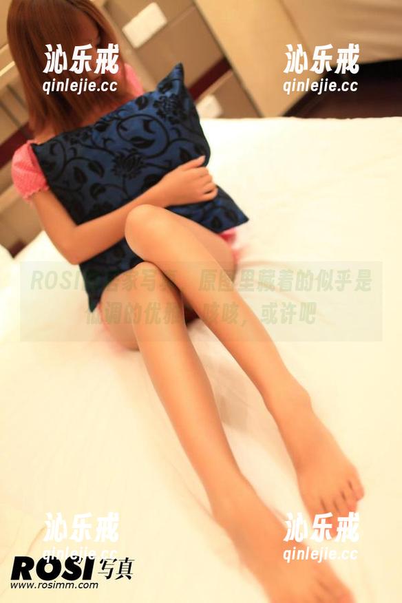 ROSI ROSI的居家写真,原图里藏着的似乎是低调的优雅?咳咳,或许吧