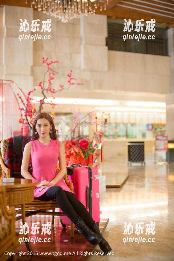 TGOD推女神-谭晓彤 TGOD推女神 - 谭晓彤的私拍:白丝套图,明明可以用来当围巾的那种!