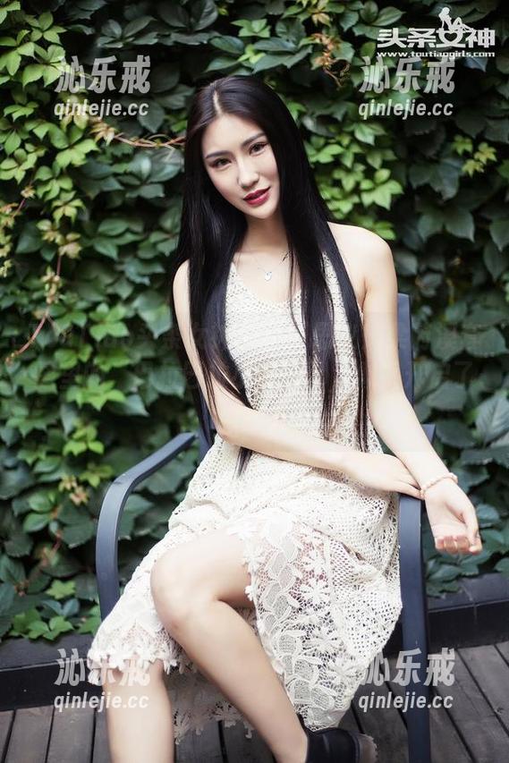 TouTiao头条女神-梁芮溪 TouTiao头条女神 - 不可思议!梁芮溪套图里的“巴拉巴拉小魔仙”,似乎开启了新次元