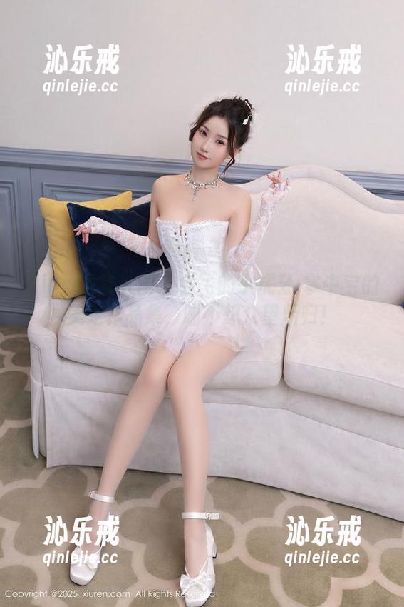 Xiuren秀人网 - 会飞的小虎牙-掌中宝的美足作品集，喵不想众望所归！