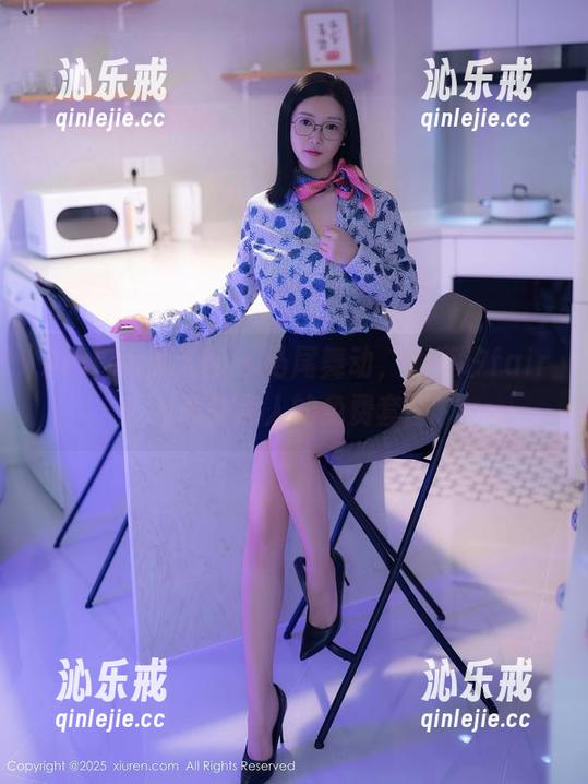 Xiuren秀人网 - 马尾舞动，周慕汐fairy偷偷撩人的免费套图