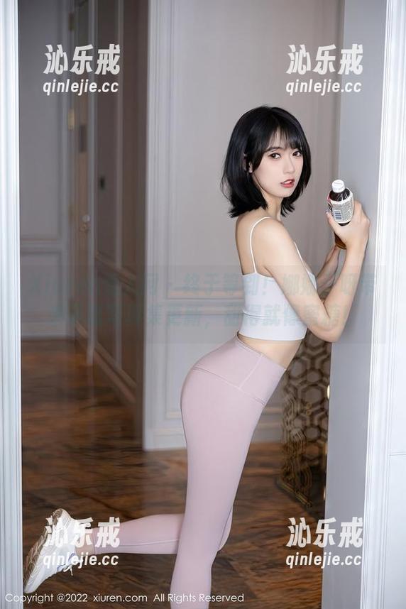 Xiuren秀人网 - 终于等到！娜娜子呀带来圣诞写真集更新，甜得就像蜜糖！