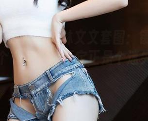 Xiuren秀人网 - 林文文套图：镂空的姿态，这个“空”说不定正是个迷失的空间呢。