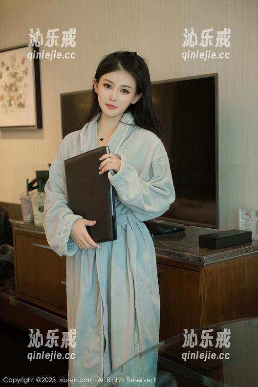 Xiuren秀人网-谢忱倬 Xiuren秀人网 - 作品在我眼中变得格外生动,谢忱倬的网袜穿搭让我陷入了沉思。
