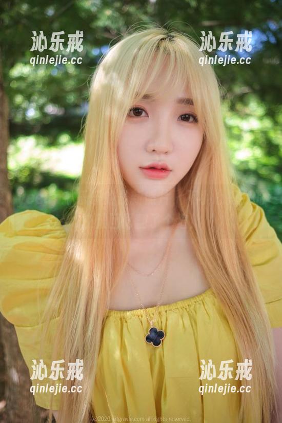 yeeun孙乐乐 yeeun孙乐乐的最新照片,不小心把我的校服回忆翻了个遍!