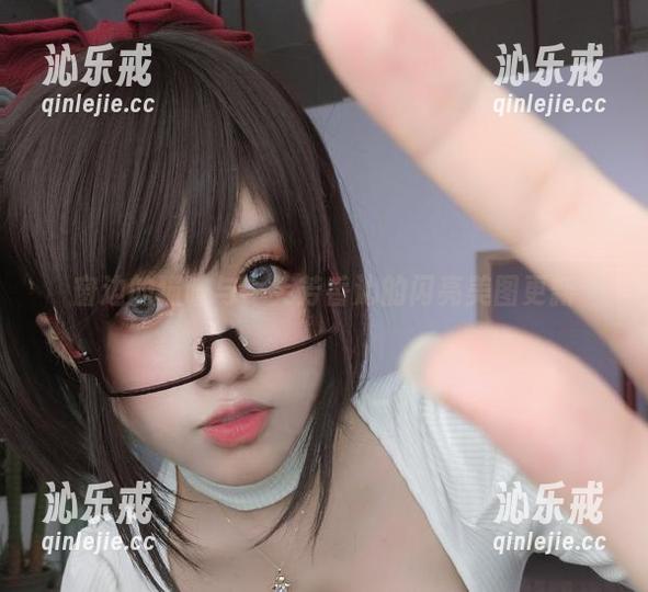 窗边的猫咪与一笑芳香沁的闪亮美图更新