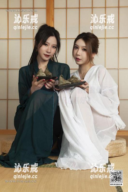 丽柜-璐璐 丽柜 - 璐璐的福利写真:假装我是天使,结果脸上只挂着好奇