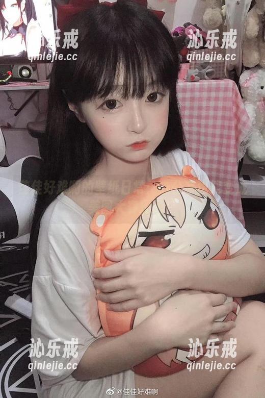 佳佳好难啊 佳佳好难啊的壁纸日常:办公室也能变成美图大赛现场!