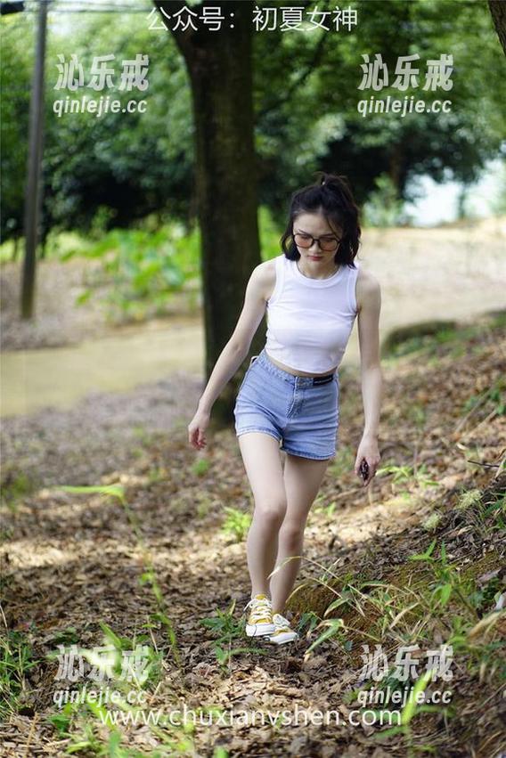 初夏女神 - 安妮的黑白更新，这些美图我看了好几遍，就是觉得不过瘾！
