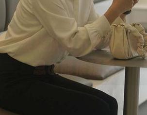 初夏女神 - 柒柒从动不动到全套写真，休息也能很精彩