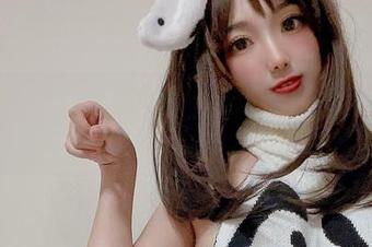 刺青Poi最新照片，赫敏扭转了我们对她的传统印象？