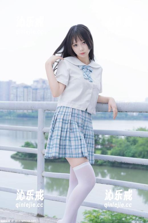 喵糖映画的写真作品：猫耳的JK制服少女，你敢想象她的日常么？