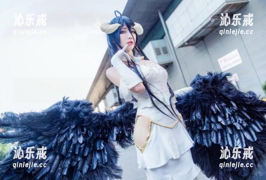 在下萝莉控ii的美图：穿上魔王男装，我也能当Boss！