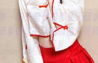 头条女神 - 脑子里想的都是天蓝水清，结果神琦泽步的泳衣让我的图片新背景直接升级了！