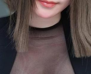 当女主K遇上泳池：高清作品集，水花四溅的趣事满满！