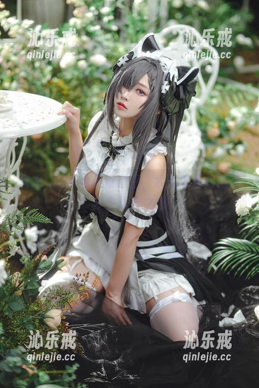 宫本桜 宫本桜的泳池最新套图,水光潋滟间藏着多少非分之想