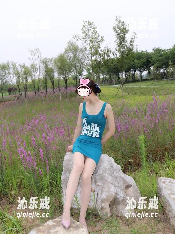 微密圈 - 看“家有水墨老师”的清纯作品，图库里又上新台阶了喔。