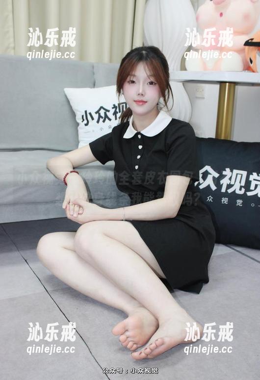 小众视觉 - 玲玲的全套皮衣图包，时不时想：这身线条我能驾驭吗？