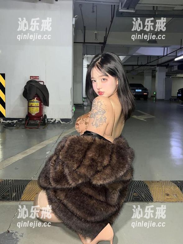 微密圈 - 小优优子全套貂皮大衣，给你注入一点奢华的调调。