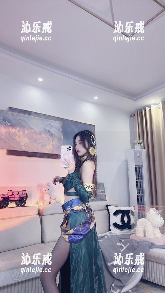 小小奶瓶儿 奶瓶与秘书搭档,小小奶瓶儿的图集带你进卧室与办公室的交界!