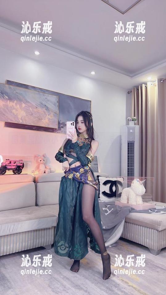 图集里的小小奶瓶儿美足，反正我看得还挺舒服的！