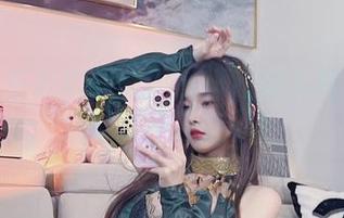 白开水毛衣定制版？小小奶瓶儿的作品集分享真不忍直视！