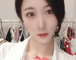 微密圈 - 小玉吃果冻的白丝图集，高清到我不敢直视啊！
