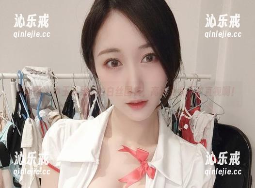 小玉吃果冻 微密圈 - 小玉吃果冻的白丝图集,高清到我不敢直视啊!