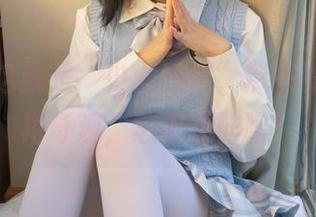 观看，这就是“少女秩序”带来的白丝粉裙奇观，忘记烦恼吧！