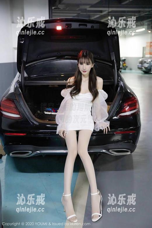 尤蜜荟 - 镂空之后的周妍希，简直突破了美图的次元壁！