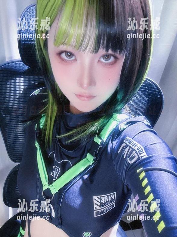 屿鱼 兽耳白毛狐狸图集,屿鱼的私拍为何让人心痒痒