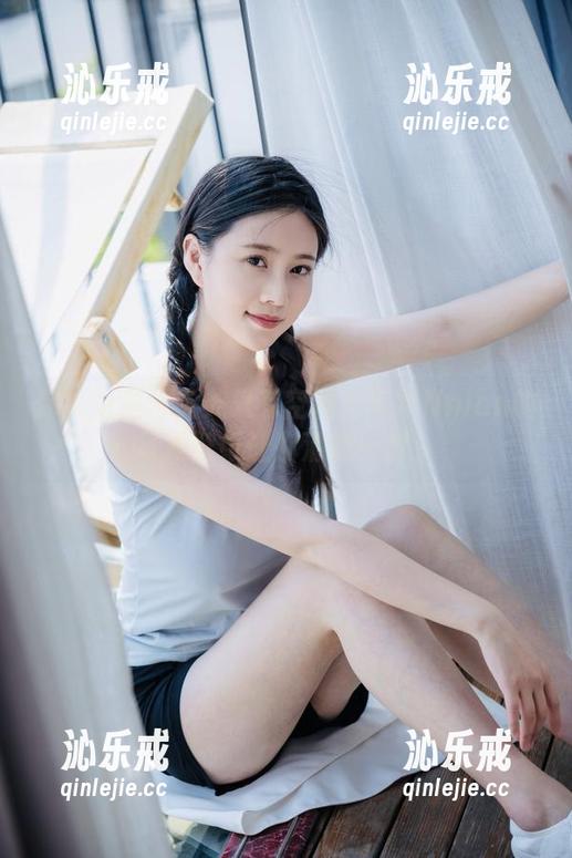 你以为夏日炎炎只有空调？年年Nnian的写真壁纸让你清凉一夏！