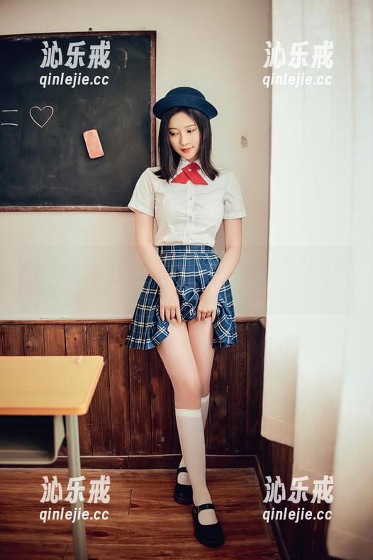年年Nnian修女探寻：图片里的纯真与叛逆
