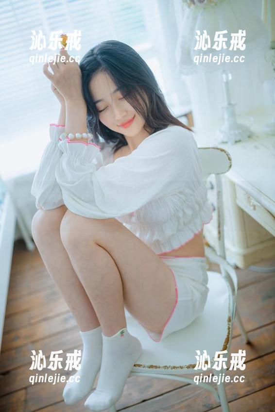 见过年年Nnian的未亡人吗？别忘了下载那张图片哦