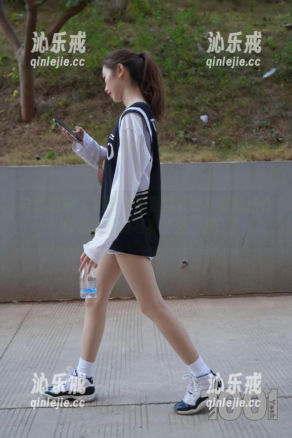 异思趣向-紫紫 异思趣向 - 模特老师紫紫开课!在线操作,从此让你的写真不再‘水’!