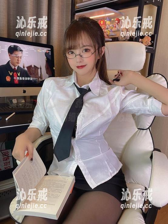 微密圈 - 我在想，张思允nice的高清套装，原图里的细节得费多少心思？