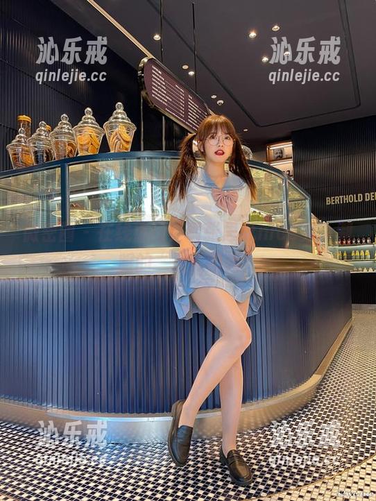 微密圈 - 在线热门！看张思允nice穿jk制服的“迷人瞬间”