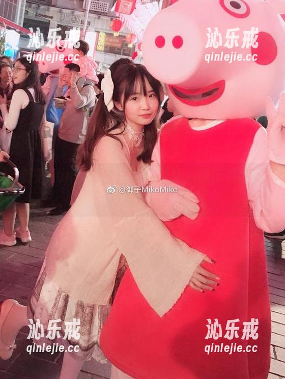 御子Yumiko的白裙，图库精选带你见证飘逸时光！