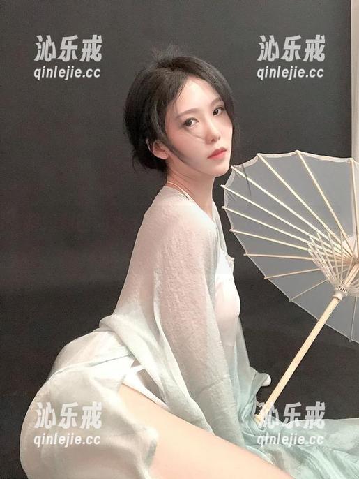 抖娘利世的水手服图包，明明是看服装，怎么越来越愣住了？