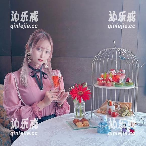月城委员会 我在WonderLand看到月城委员会的作品,但真心不敢直视!