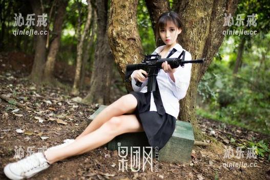 果团网的高清写真，让你在“纱之诱惑”中迷失方向