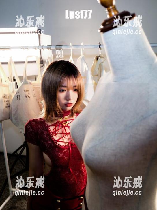 柒柒不可爱 柒柒不可爱兔女郎,无圣光原图,图是直白的,人是生动的,兔耳朵有种回味,这种玩意太有趣了!
